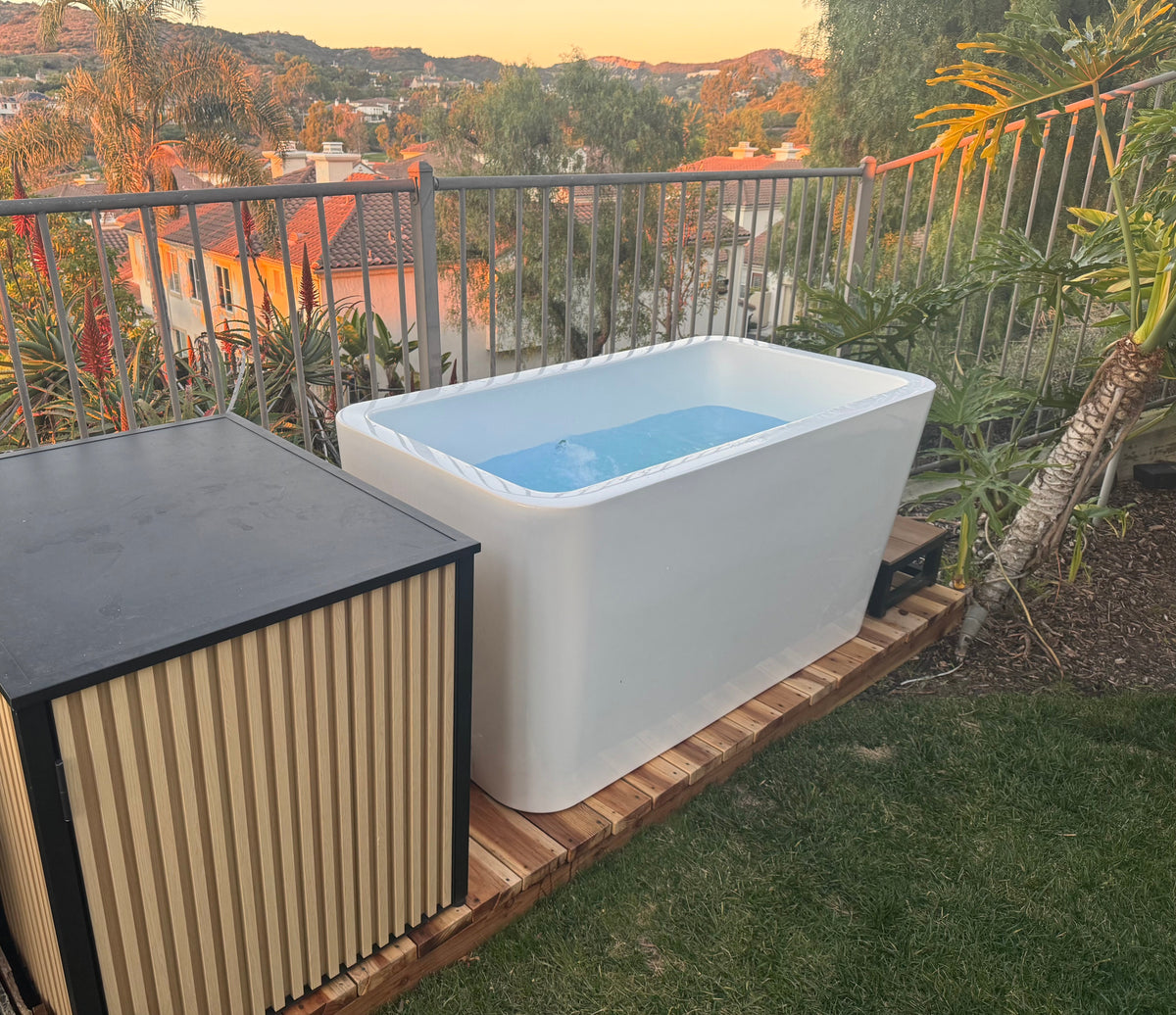RevX Acrylic Luxury Cold Plunge